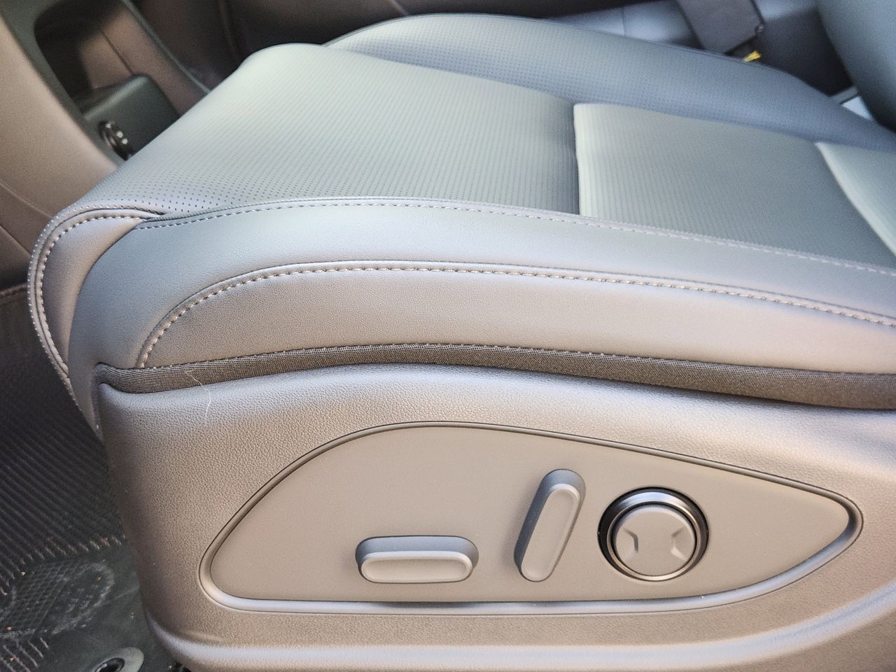 New 2026 PE2 Gray Hyundai XRT Pro image 23