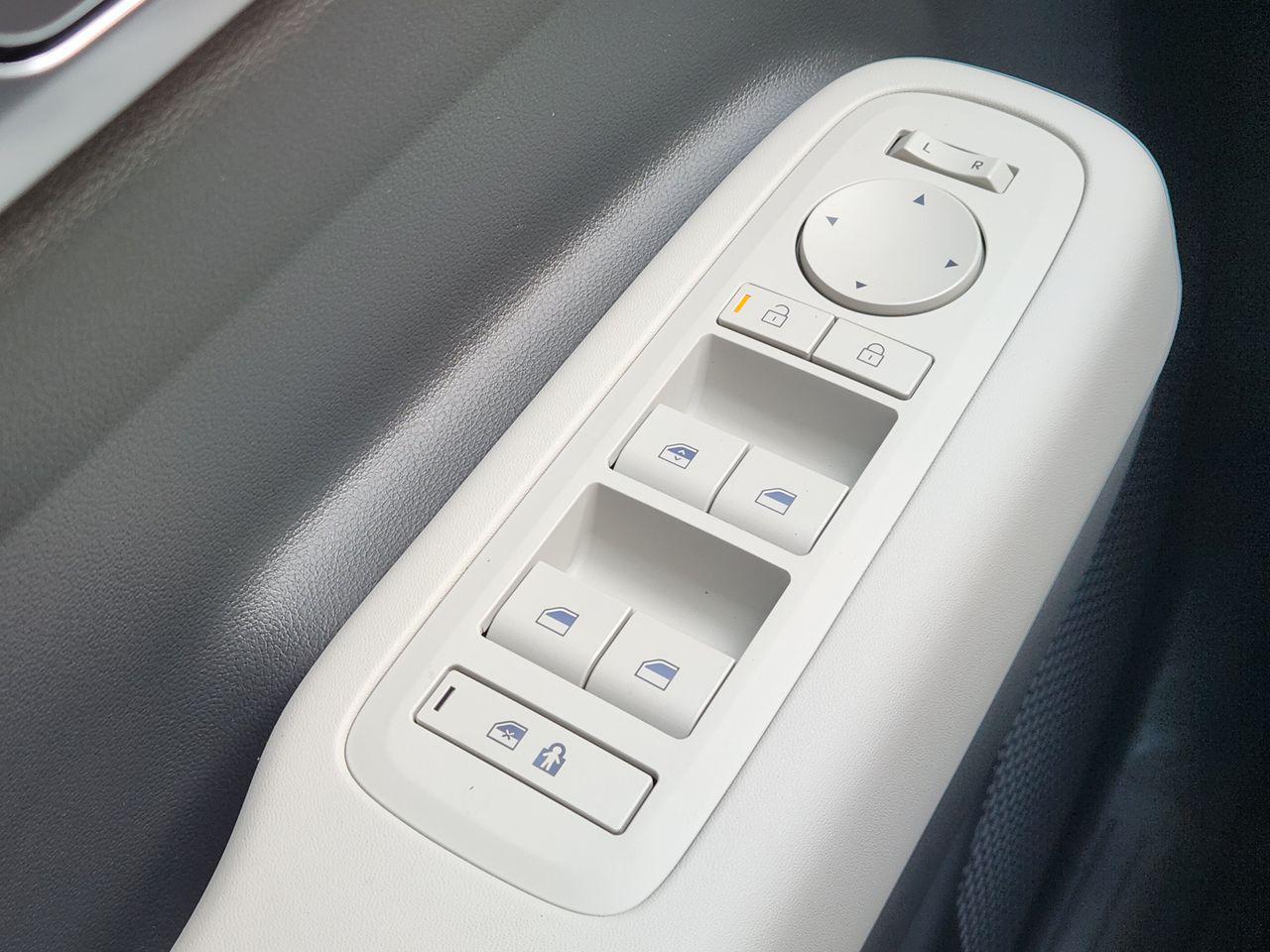 New 2027 Ecotronic Gray Hyundai SE FWD image 21