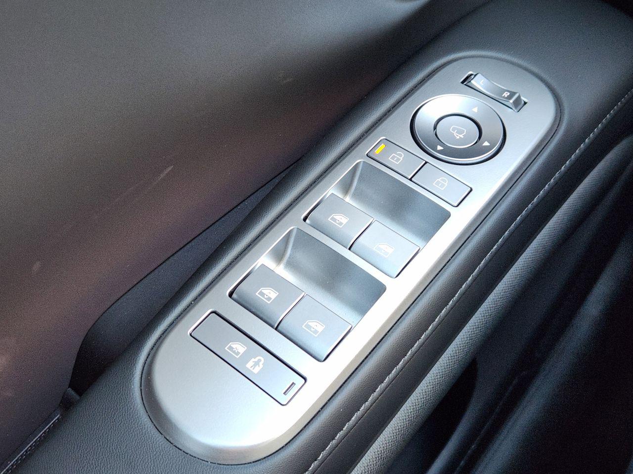 New 2026 WC9 White Hyundai Calligraphy FWD image 21