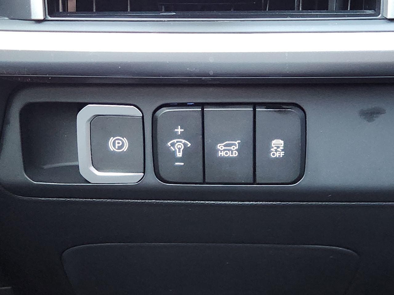 New 2026 W6H White Hyundai SE FWD image 20