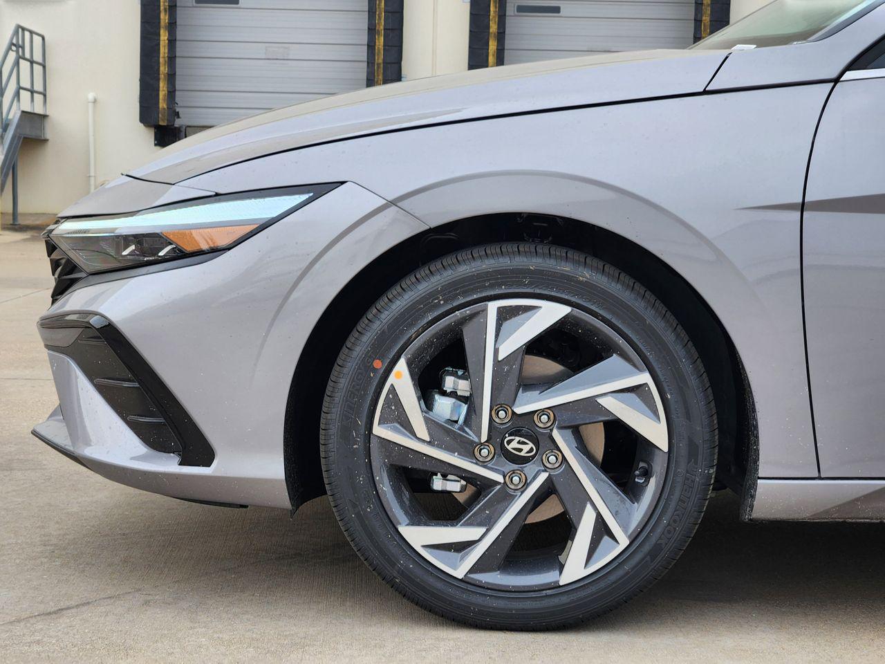 New 2026 M6T Hyundai Limited image 7