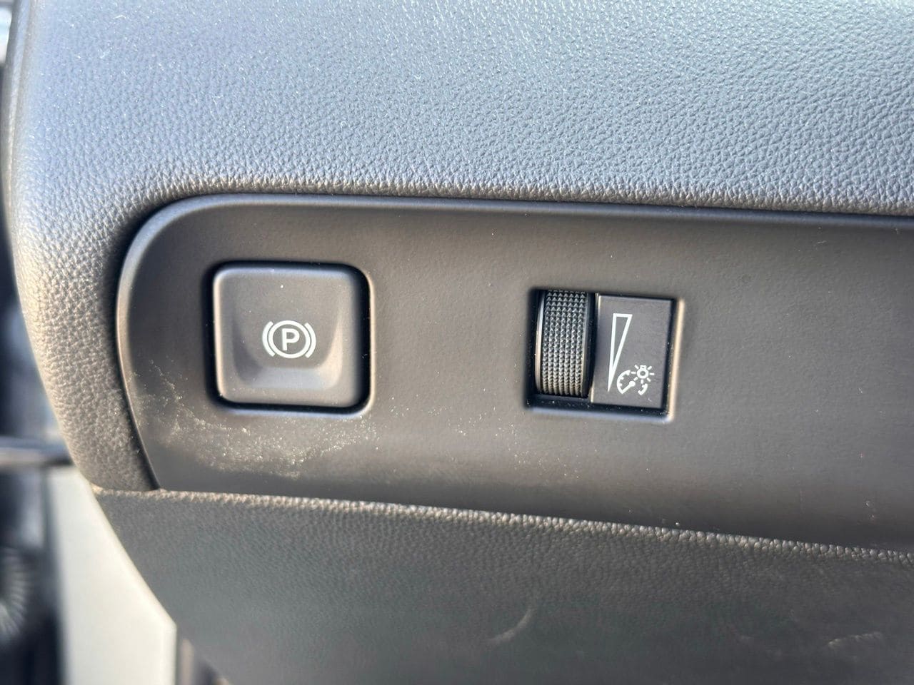 Used 2023 Moonstone Gray Buick Essence image 34