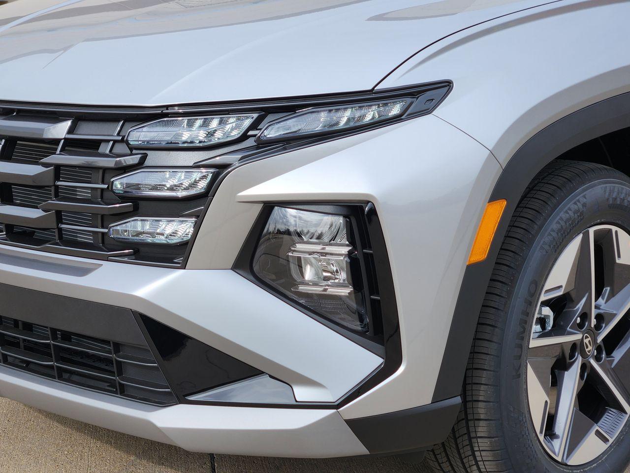 New 2026 R2T Silver Hyundai SEL FWD image 6