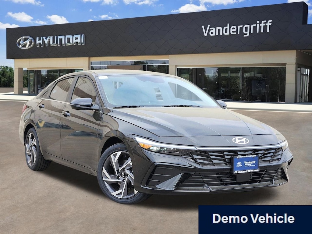 New 2026 Hyundai Elantra Limited Sedan