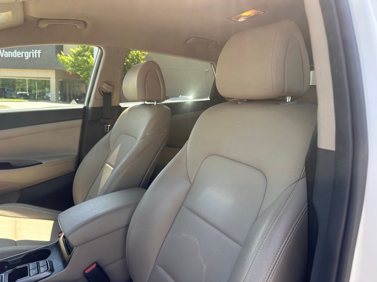 Used 2017 White Hyundai Sport image 18