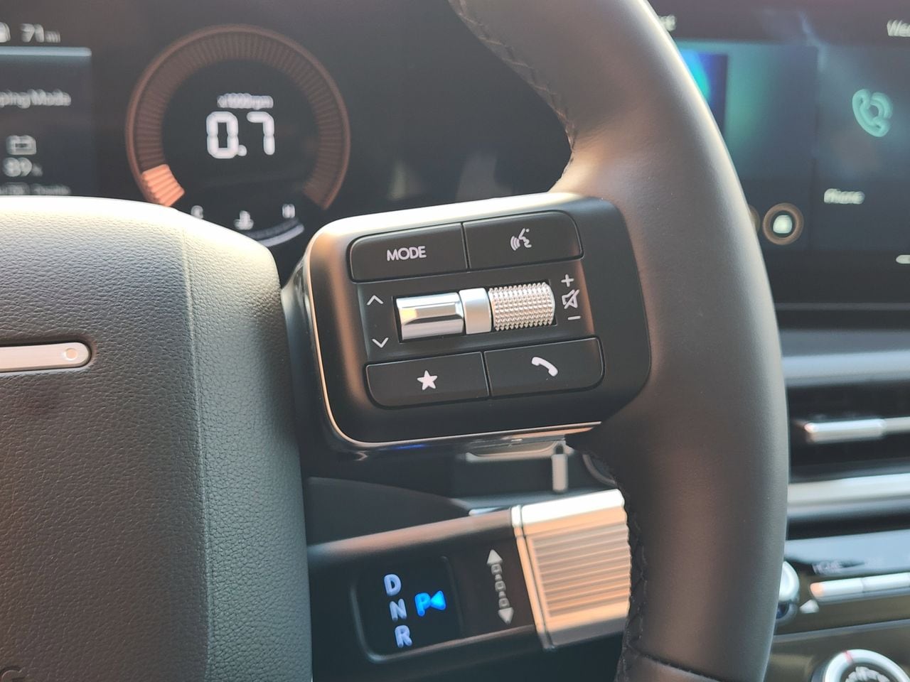 New 2026 W6H White Hyundai SE FWD image 27