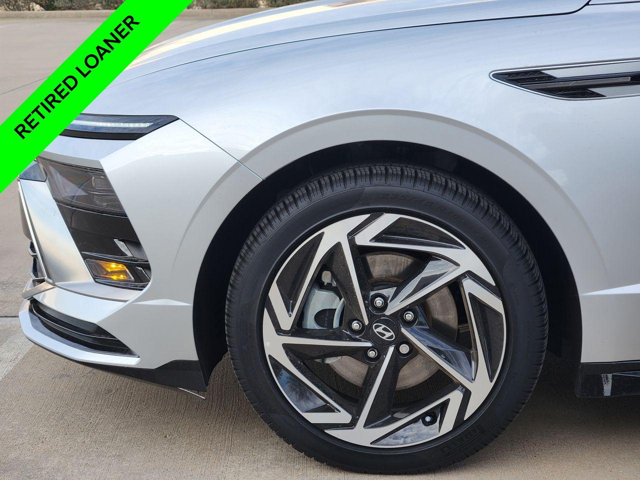 New 2025 T4A Silver Hyundai SEL Convenience image 5