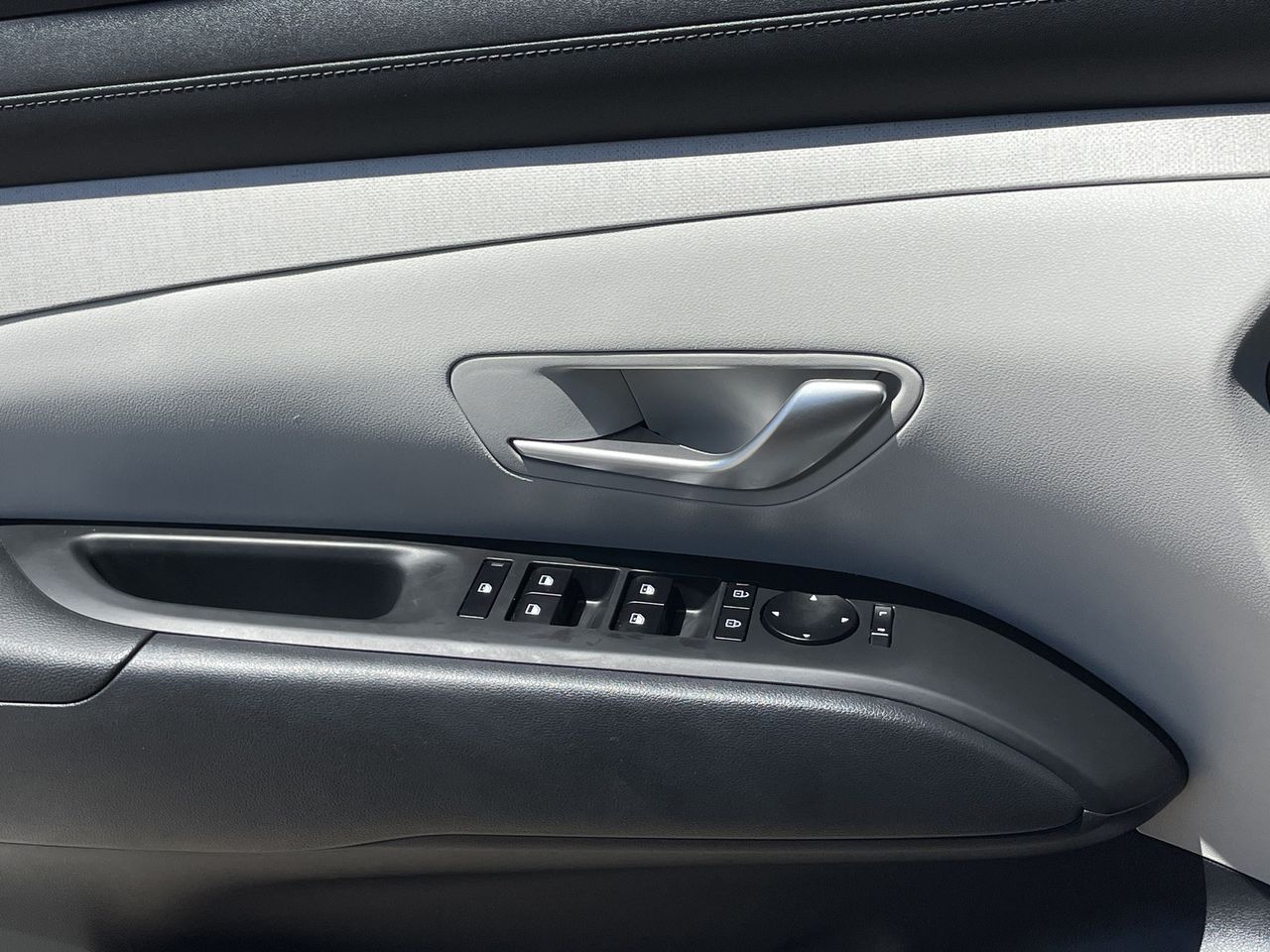 Used 2025 Phantom Black Hyundai SEL Convenience image 21