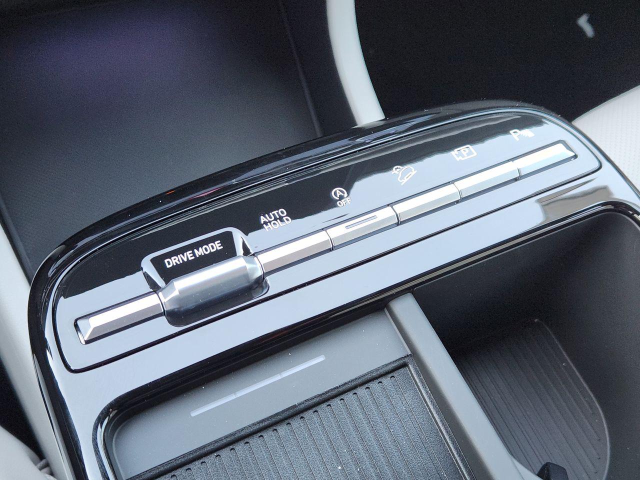 New 2026 W6H White Hyundai Limited FWD image 19