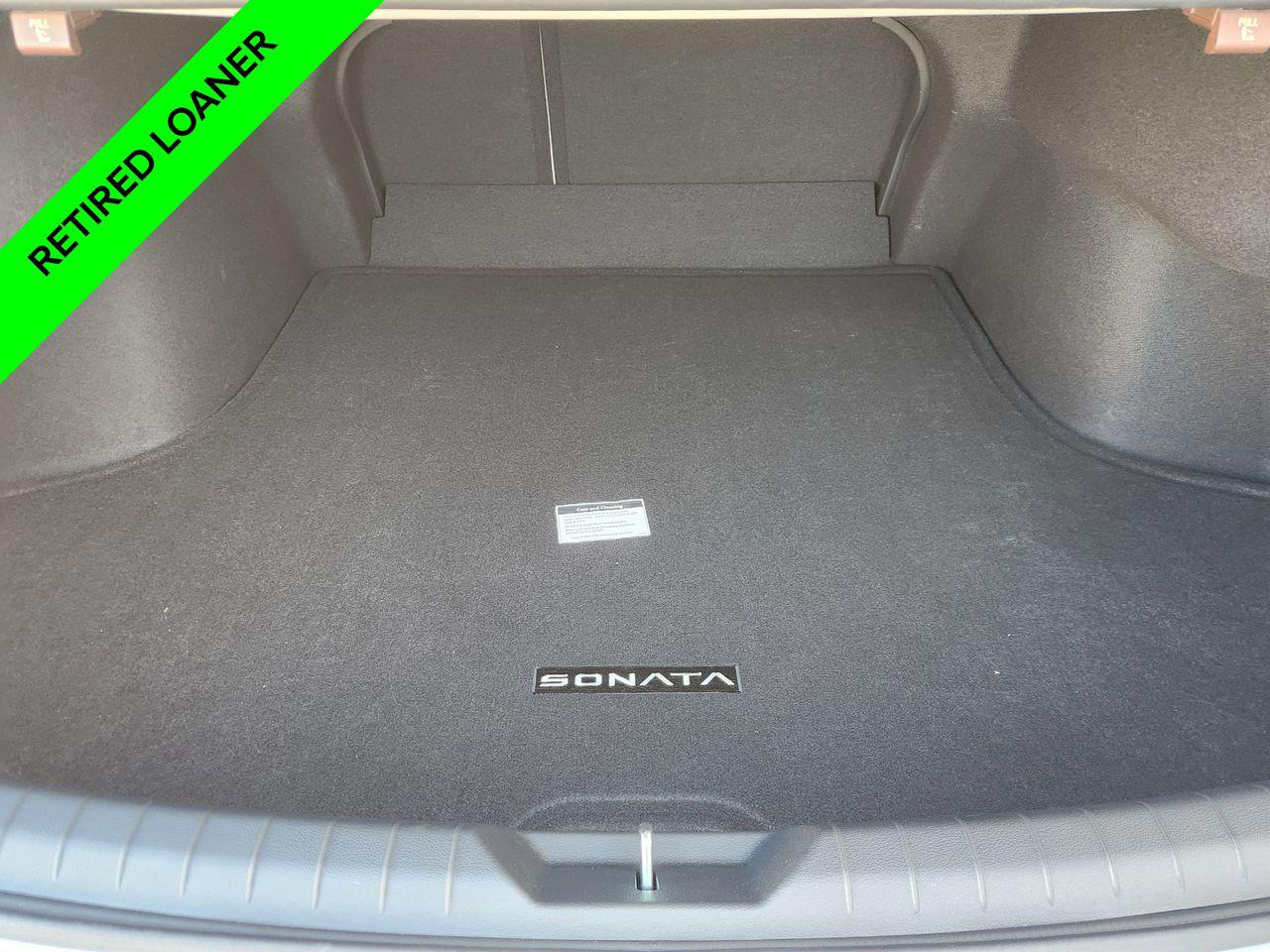 New 2025 W6H White Hyundai SEL Convenience image 33