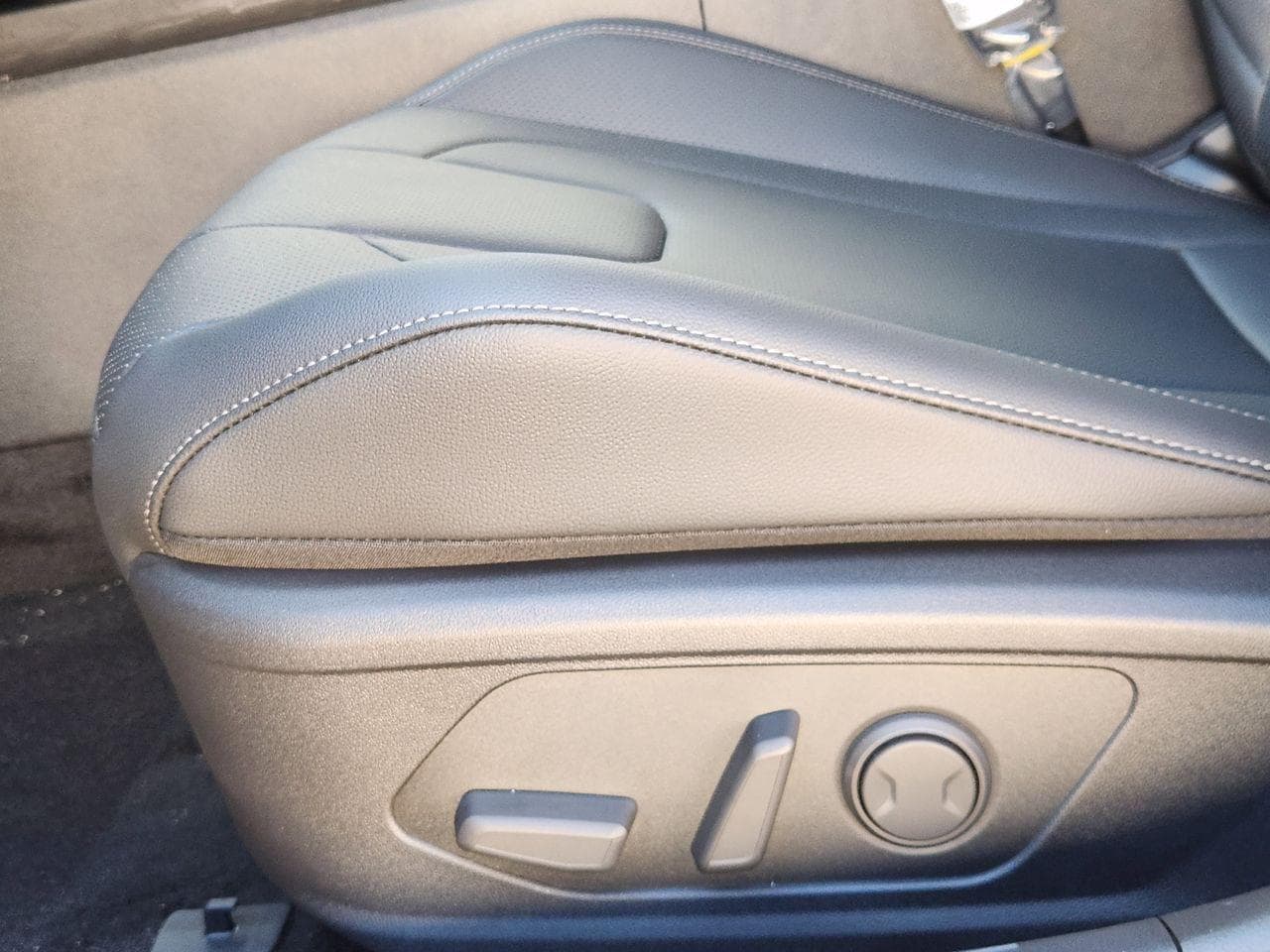 New 2026 Amazon Gray Hyundai Limited image 25