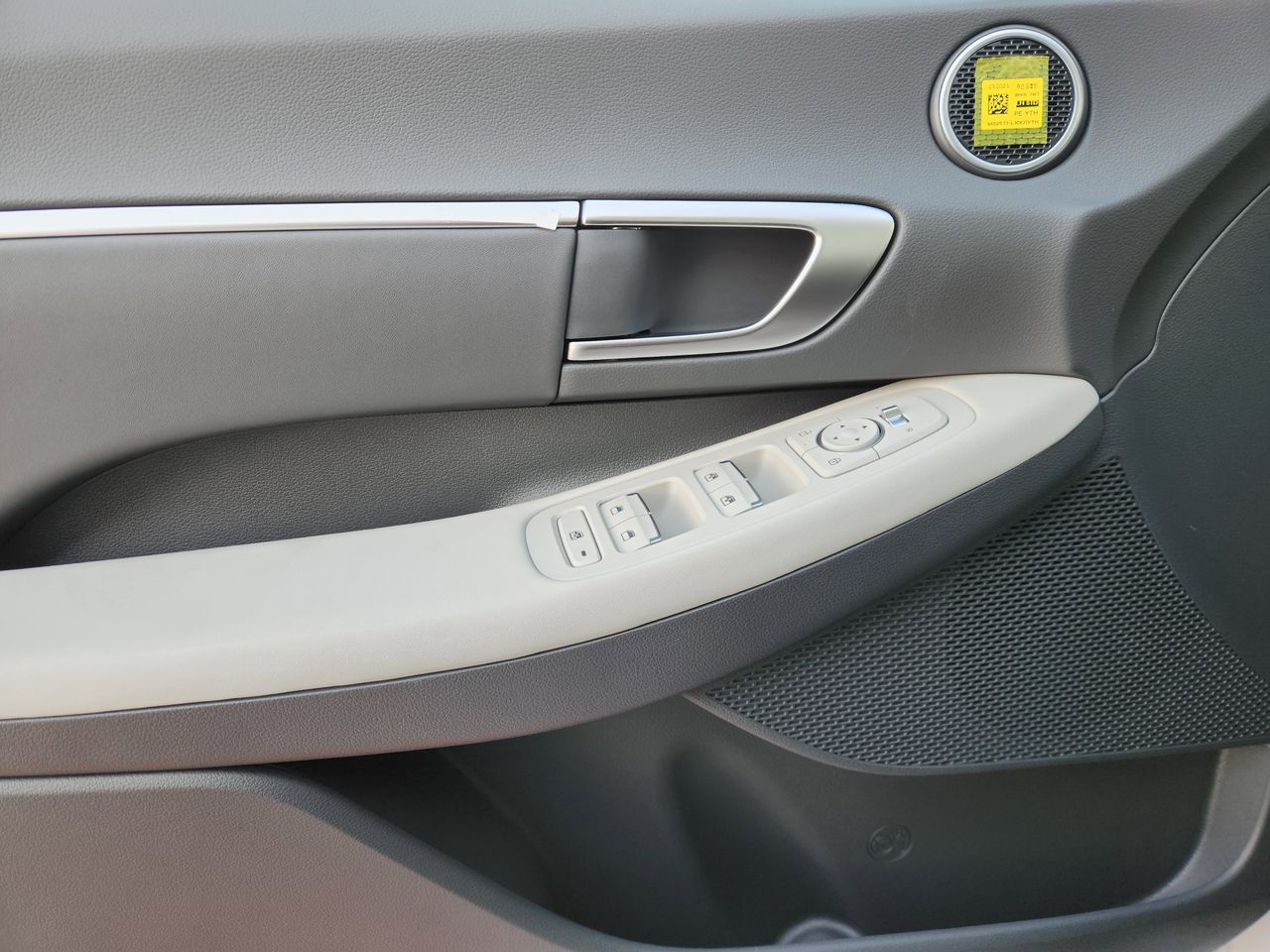 New 2026 W6H White Hyundai SEL image 23