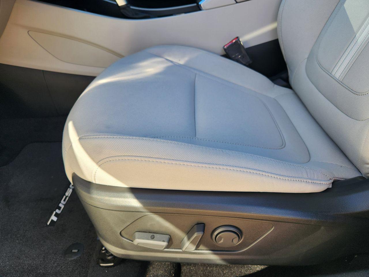 New 2026 W6H White Hyundai SEL FWD image 23