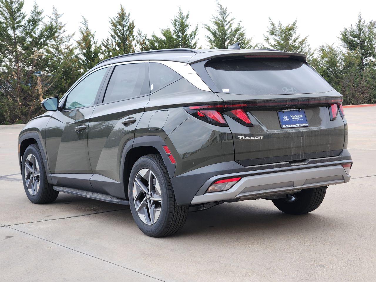 New 2026 WG2 Green Hyundai SEL FWD image 3