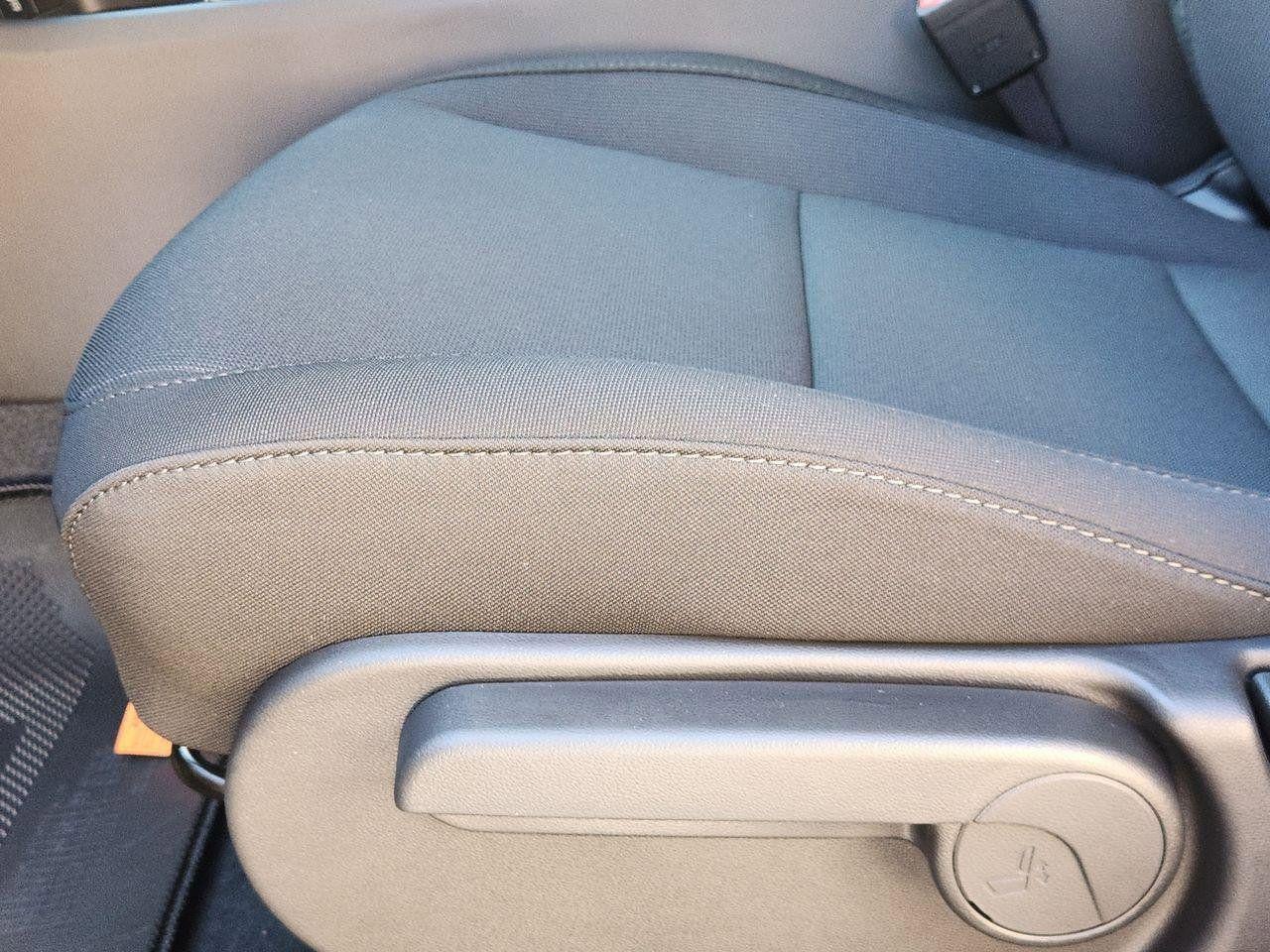 New 2026 C5G Gray Hyundai SE FWD image 24