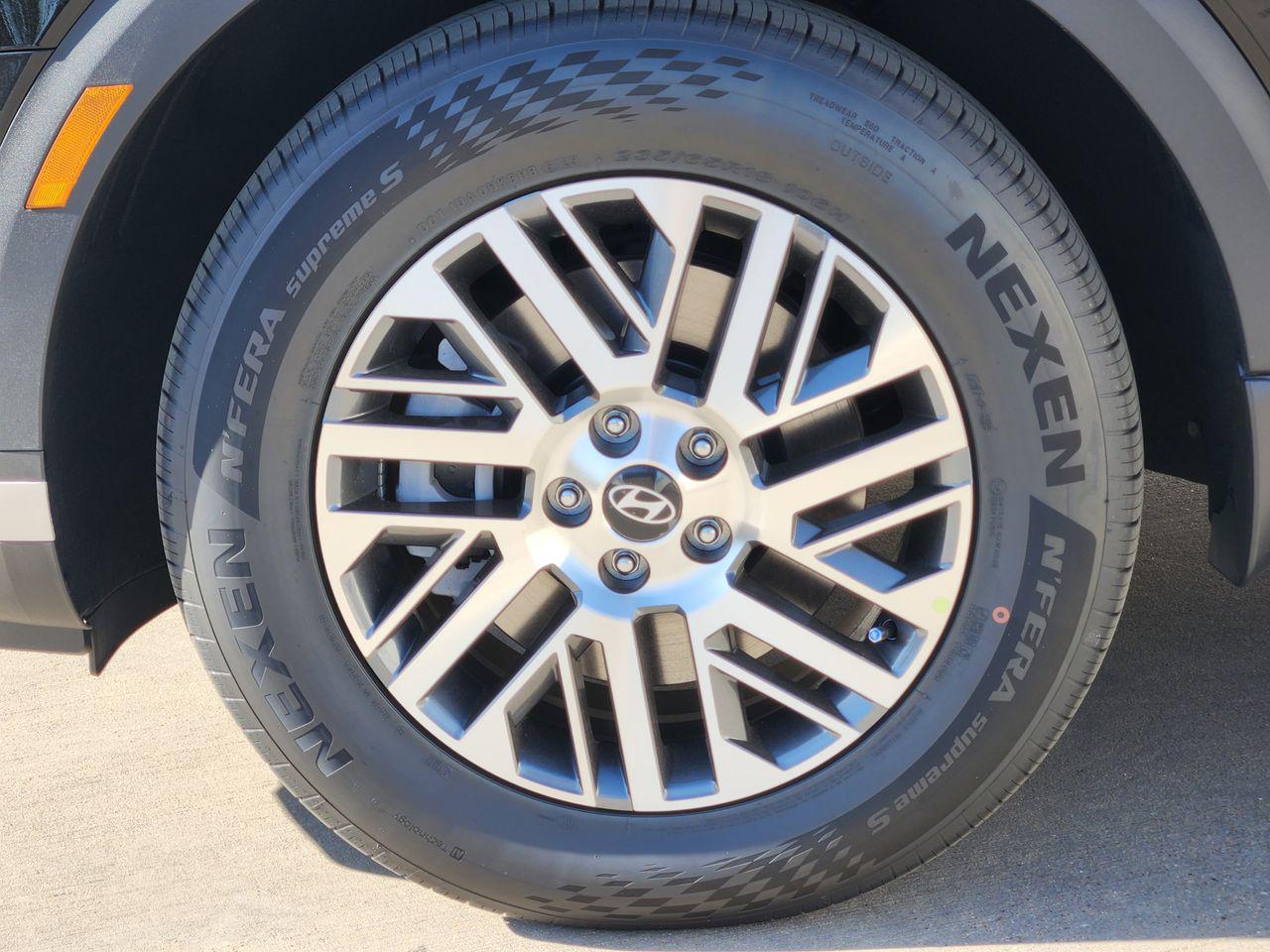 New 2026 A2B Black Hyundai SEL FWD image 7