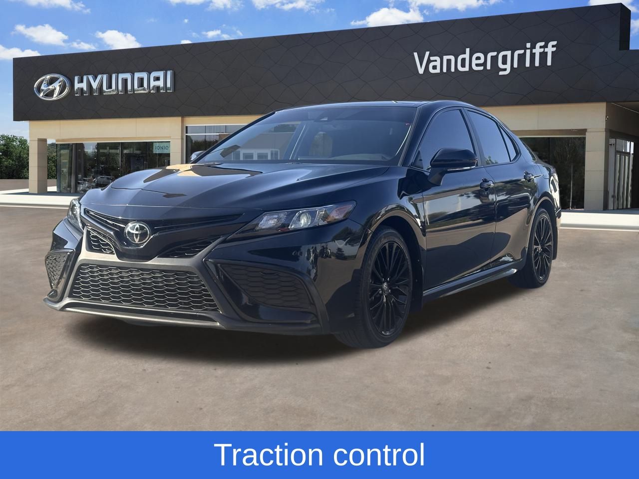 2021 Toyota Camry SE photo 2
