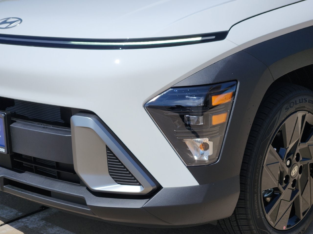 New 2027 Atlas White Hyundai SEL Sport FWD image 7