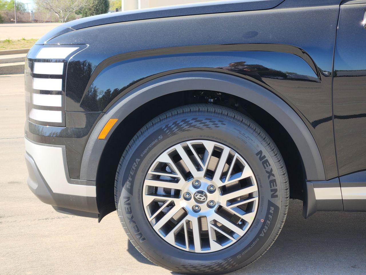 New 2026 A2B Black Hyundai SEL FWD image 5