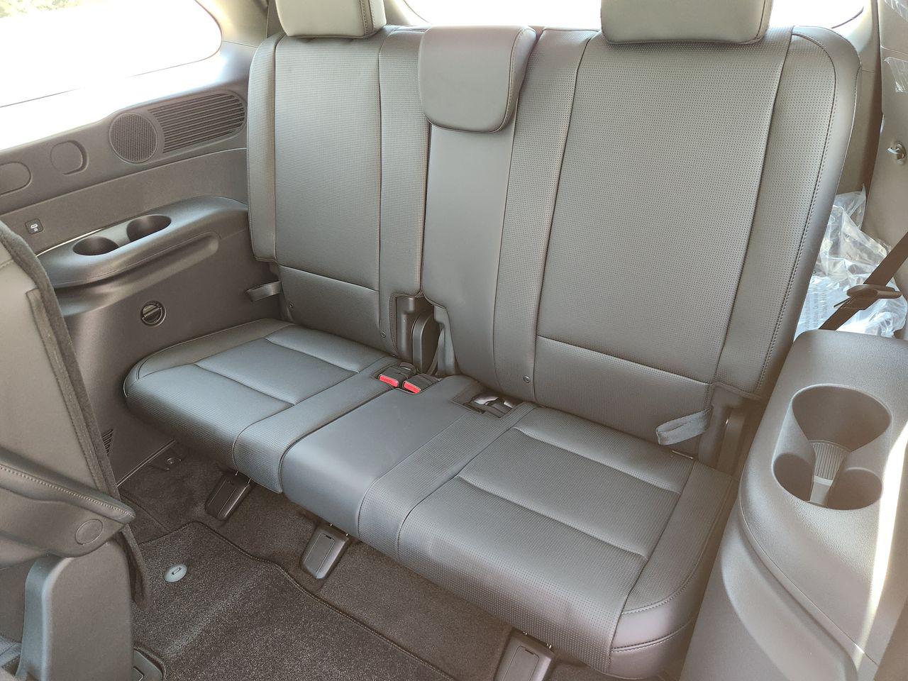 New 2027 Shimmering Silver Hyundai SEL Premium FWD image 29