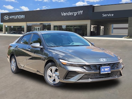 2026 Hyundai Elantra SE Sedan