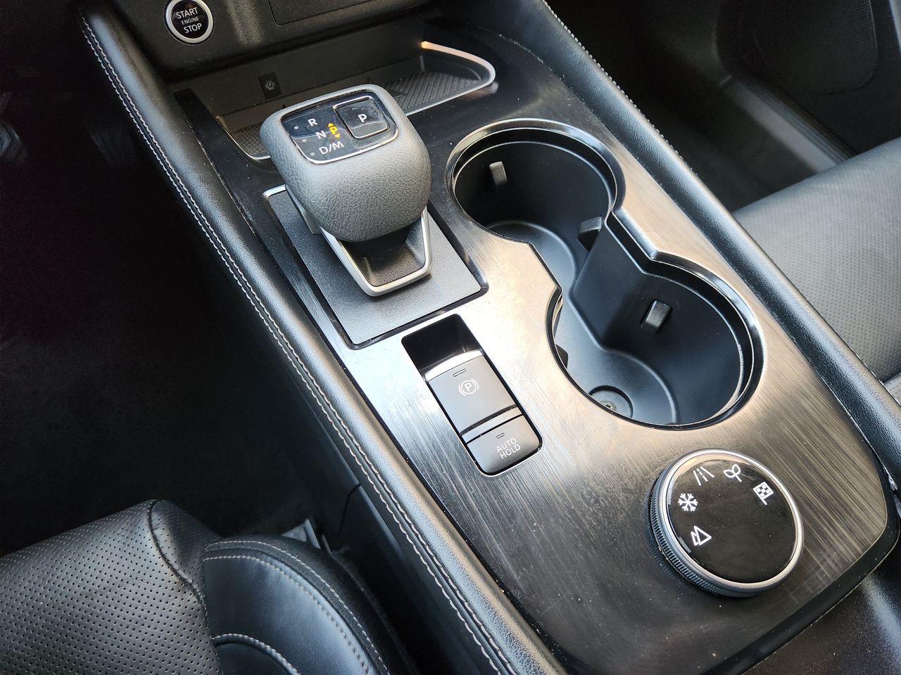Used 2023 Super Black Nissan Platinum image 17