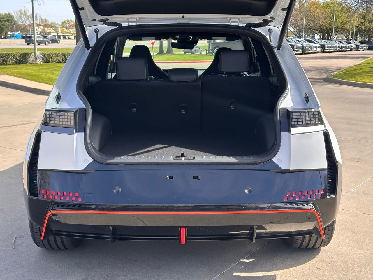 Used 2025 Atlas White Hyundai Base image 12