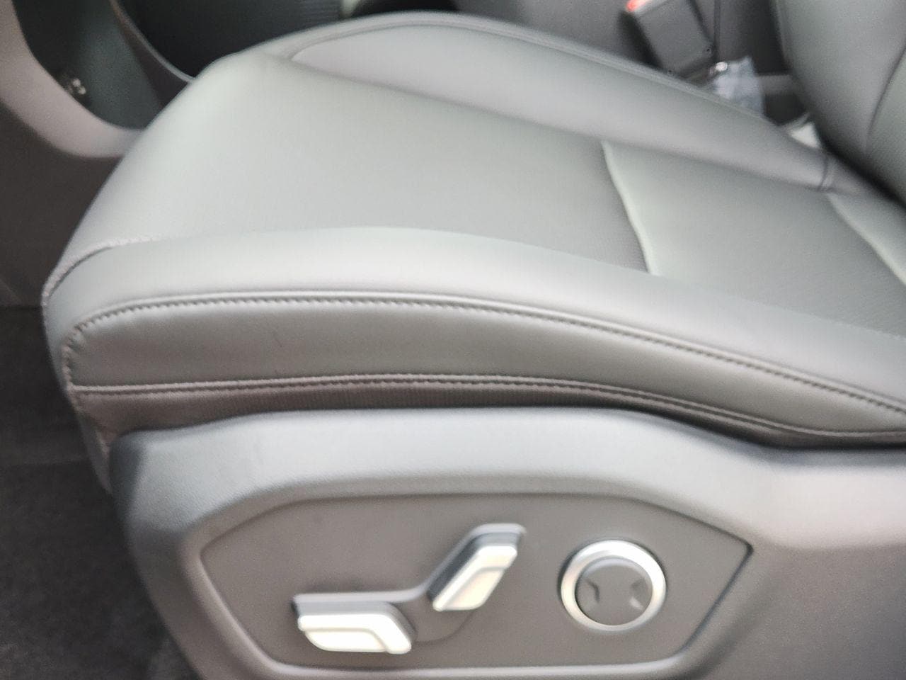 New 2026 R2T Silver Hyundai SEL image 24