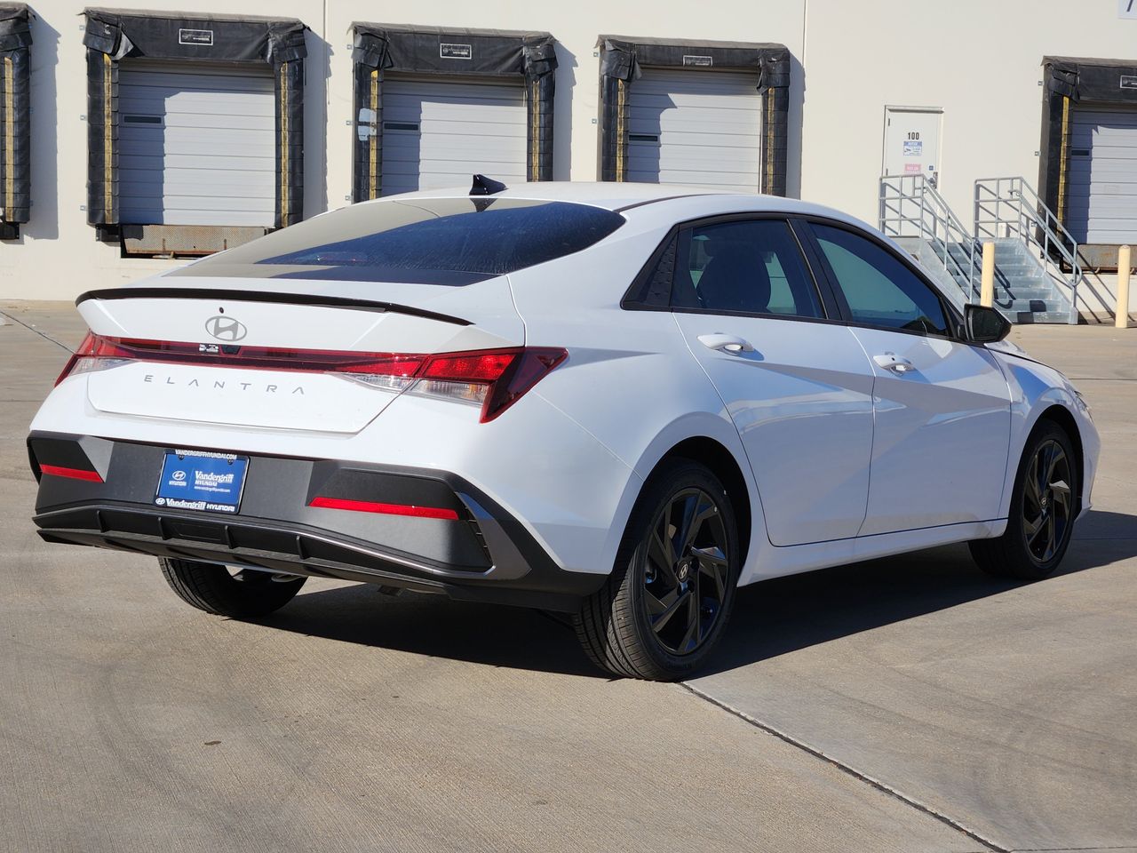 New 2026 W6H White Hyundai SEL Sport image 4