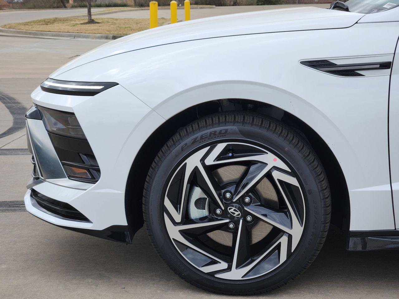 New 2026 W6H White Hyundai SEL Sport image 5