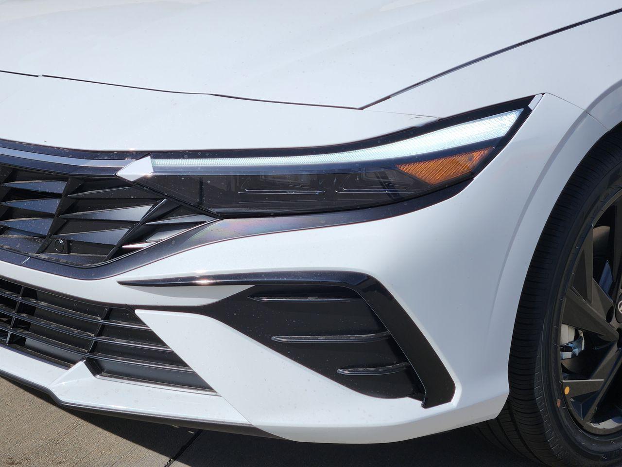 New 2026 W6H White Hyundai SEL Sport Premium image 6