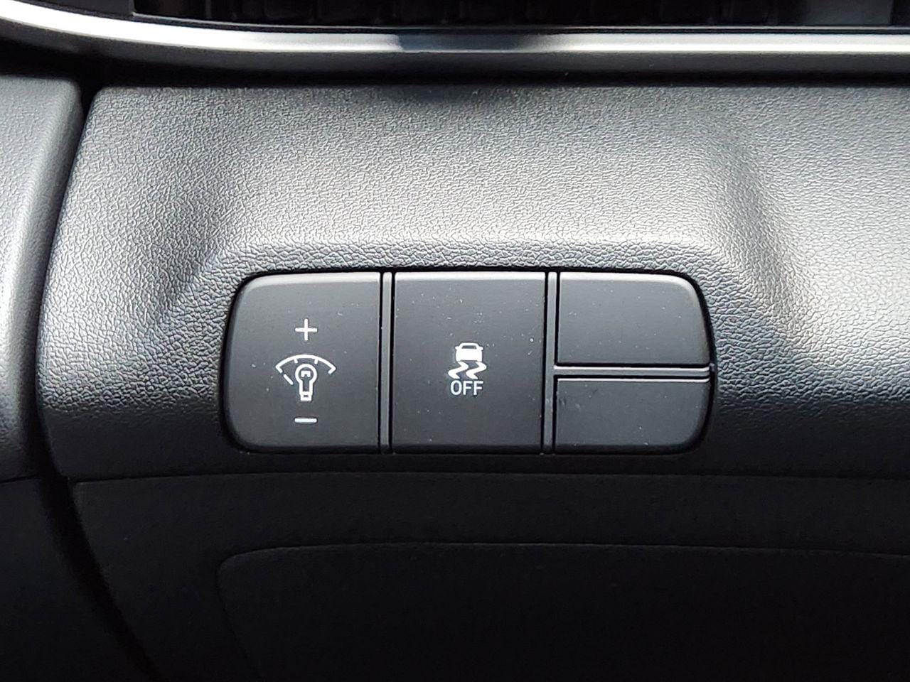 New 2026 W6H White Hyundai SEL Sport Premium image 19