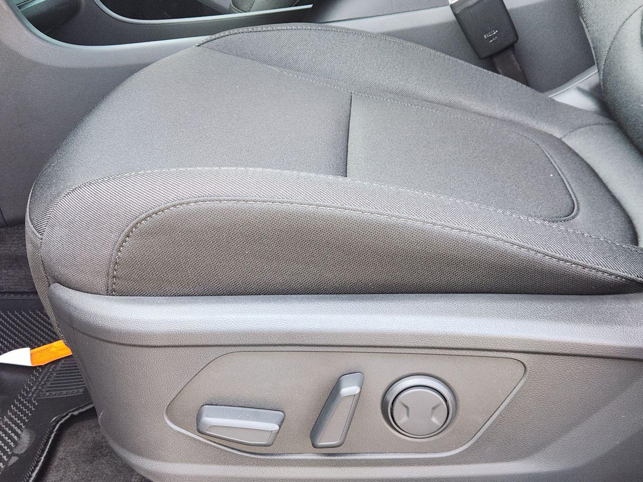 New 2026 Shimmering Silver Hyundai SEL FWD image 25