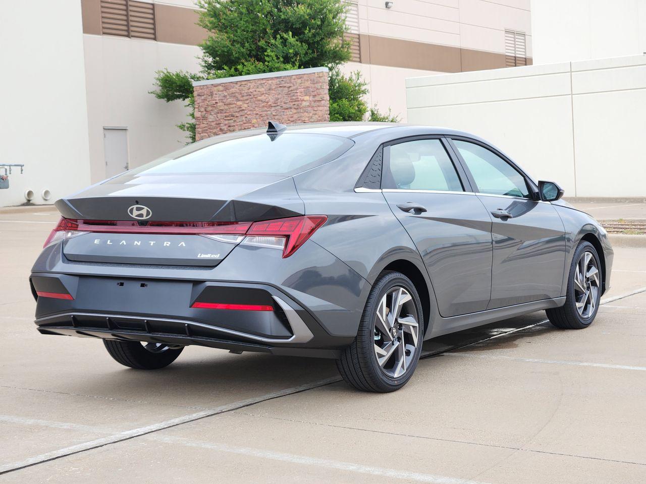 New 2026 Ecotronic Gray Hyundai Limited image 4
