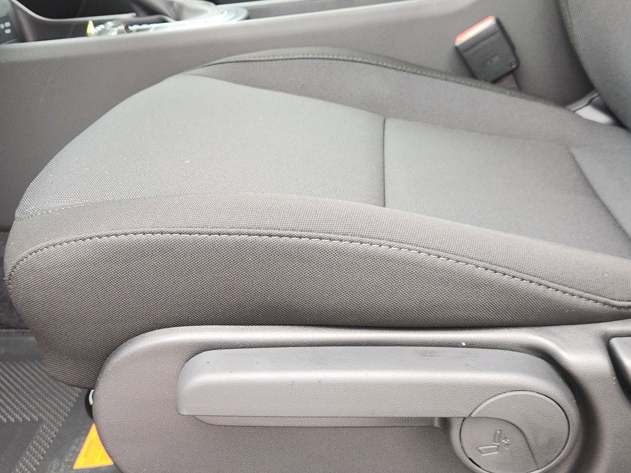 New 2026 SAW White Hyundai SE FWD image 23