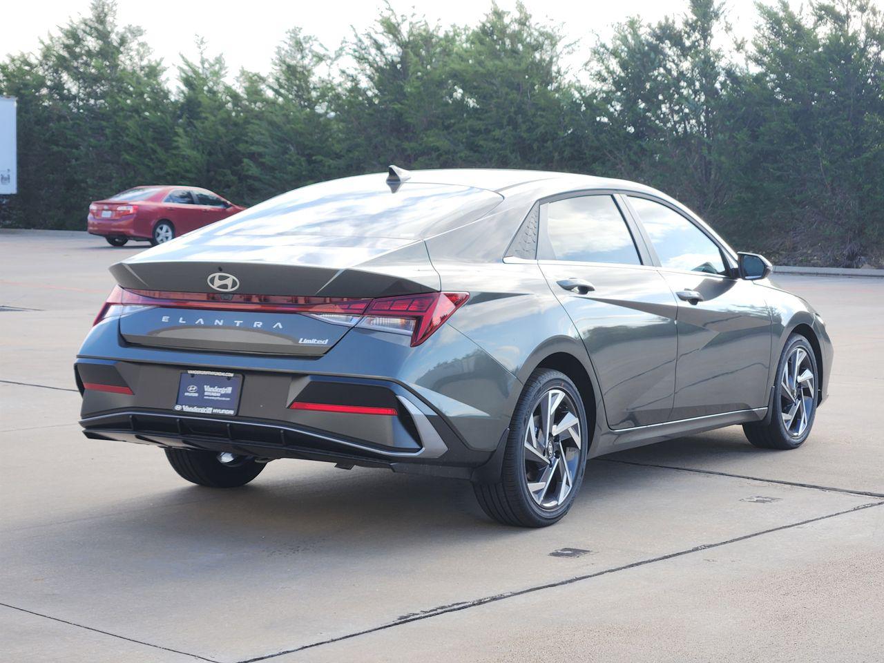 New 2026 Amazon Gray Hyundai Limited image 4