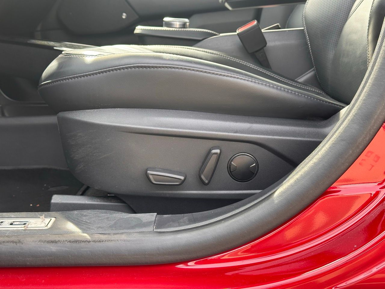 Used 2023 Rapid Red Tinted Ford Premium image 25