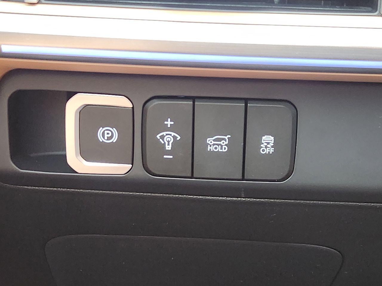 New 2026 S3B Black Hyundai Limited FWD image 18