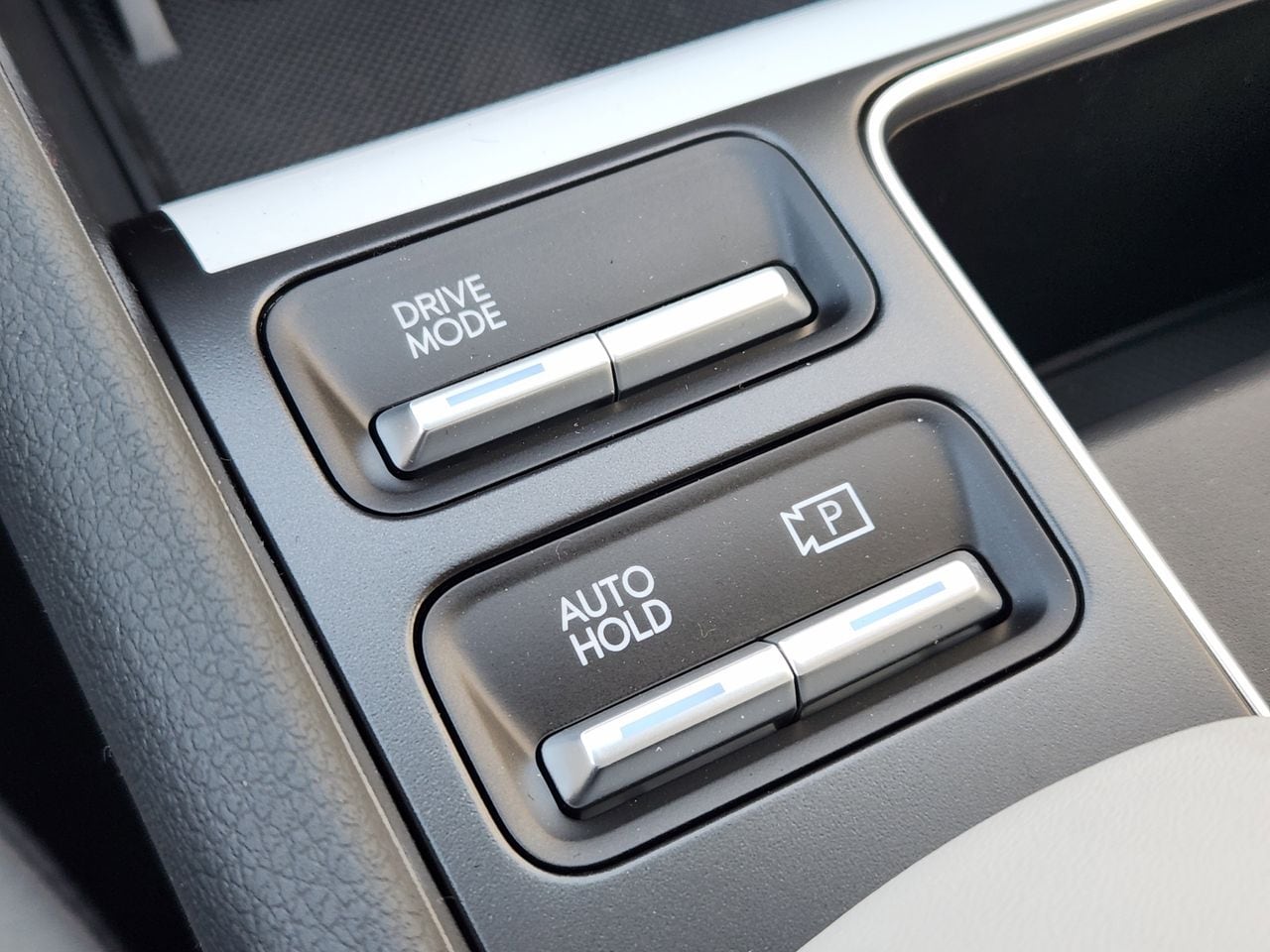 New 2026 W6H White Hyundai SEL image 19