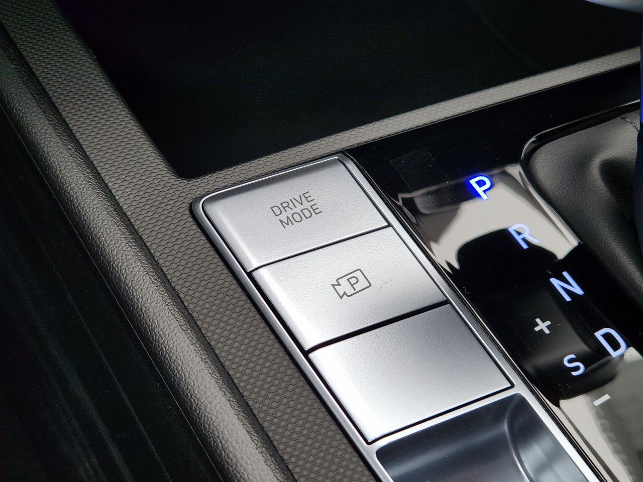 New 2026 W6H White Hyundai Blue image 18