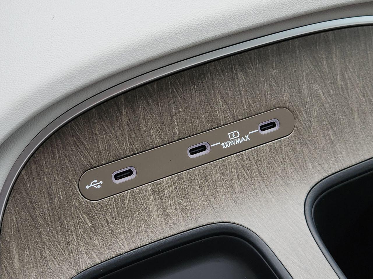 New 2026 WC9 White Hyundai SEL FWD image 19