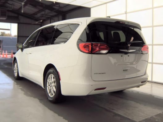 Used 2024 Bright White Chrysler LX image 8