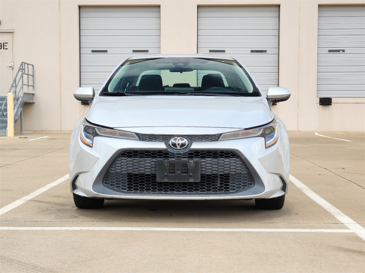 Used 2020 Toyota Corolla LE with VIN 5YFEPRAE9LP098410 for sale in Arlington, TX