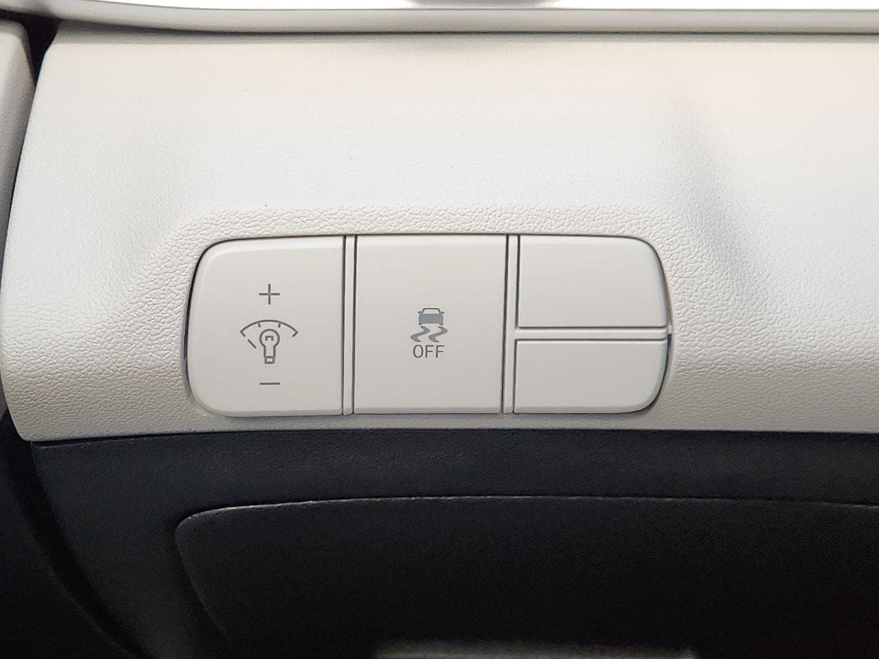 New 2026 Serenity White Hyundai Limited image 21