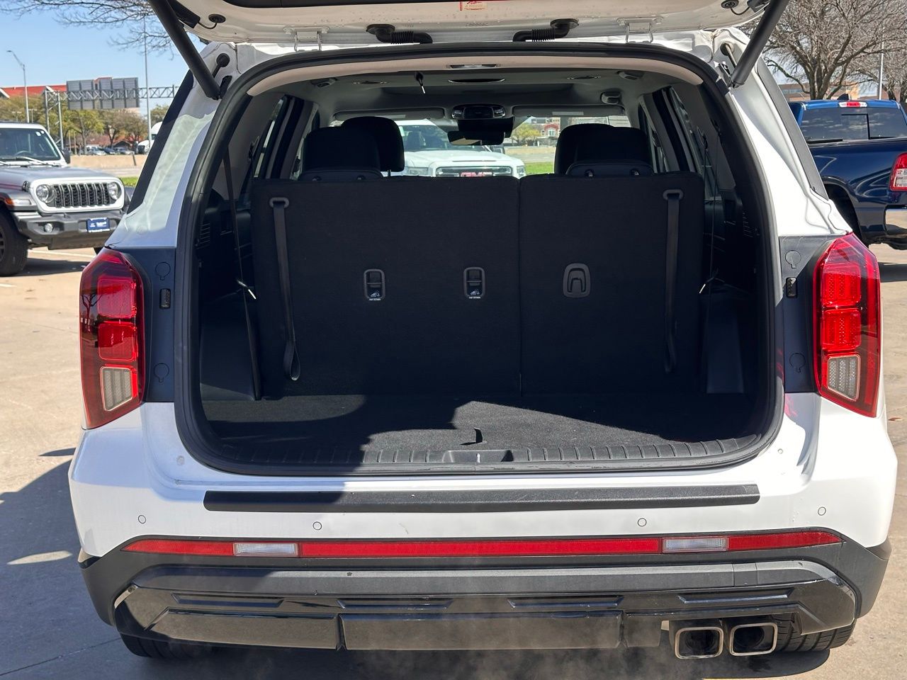 Used 2024 Hyper White Hyundai XRT image 15