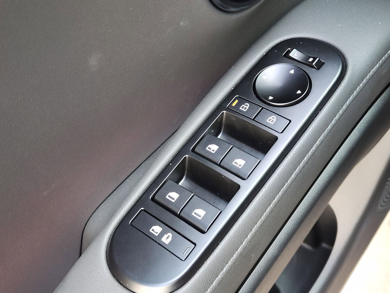 New 2026 PE2 Gray Hyundai XRT Pro image 22