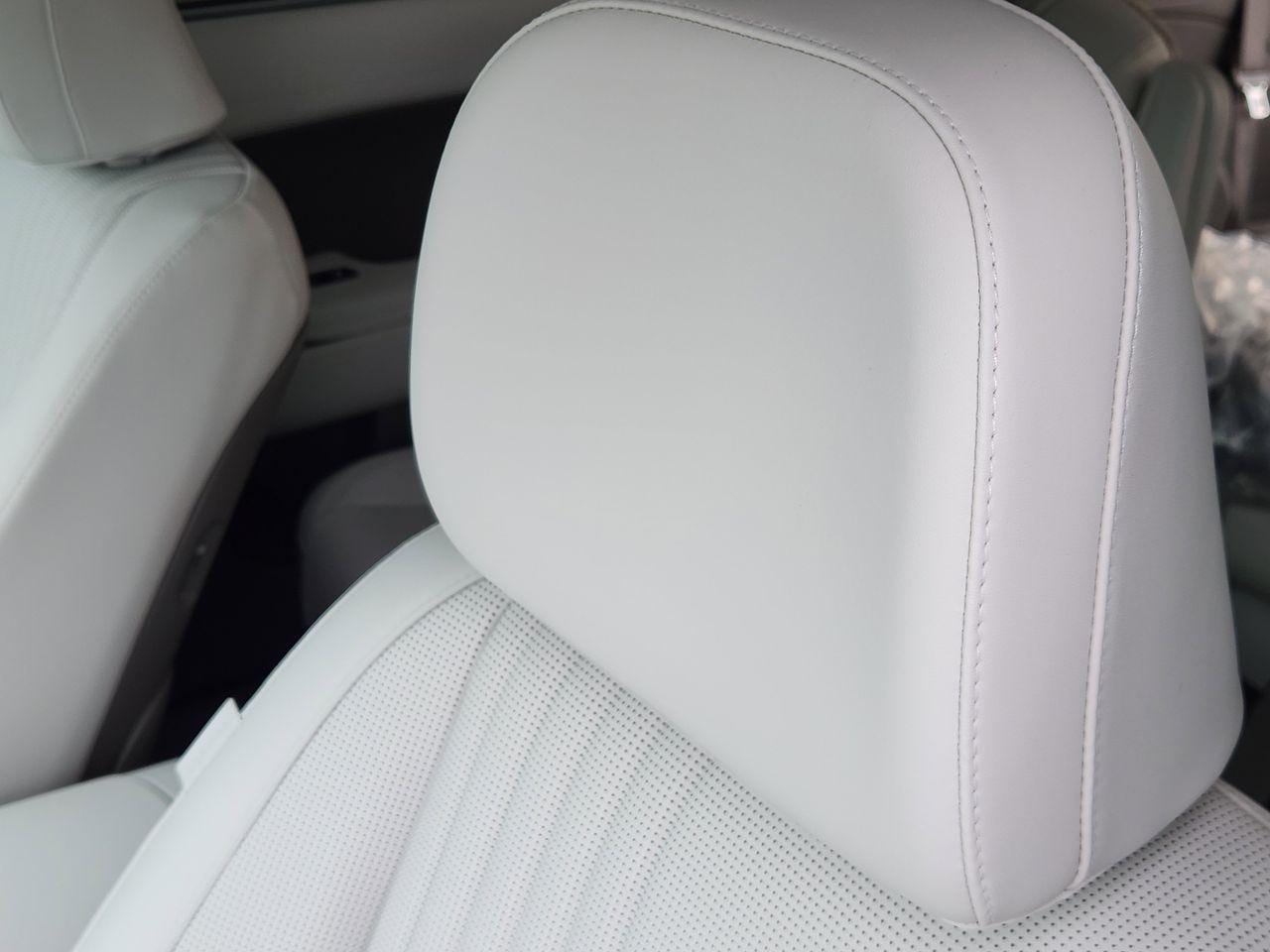 New 2026 WC9 White Hyundai SEL FWD image 11