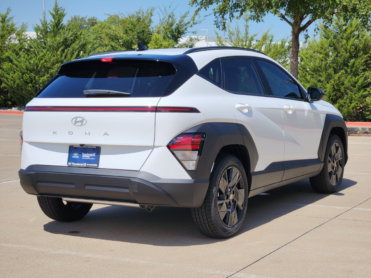 New 2027 Atlas White Hyundai SEL Sport FWD image 5