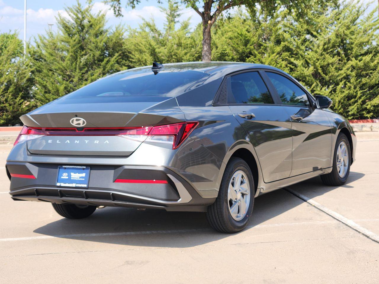 New 2026 Amazon Gray Hyundai SE image 4