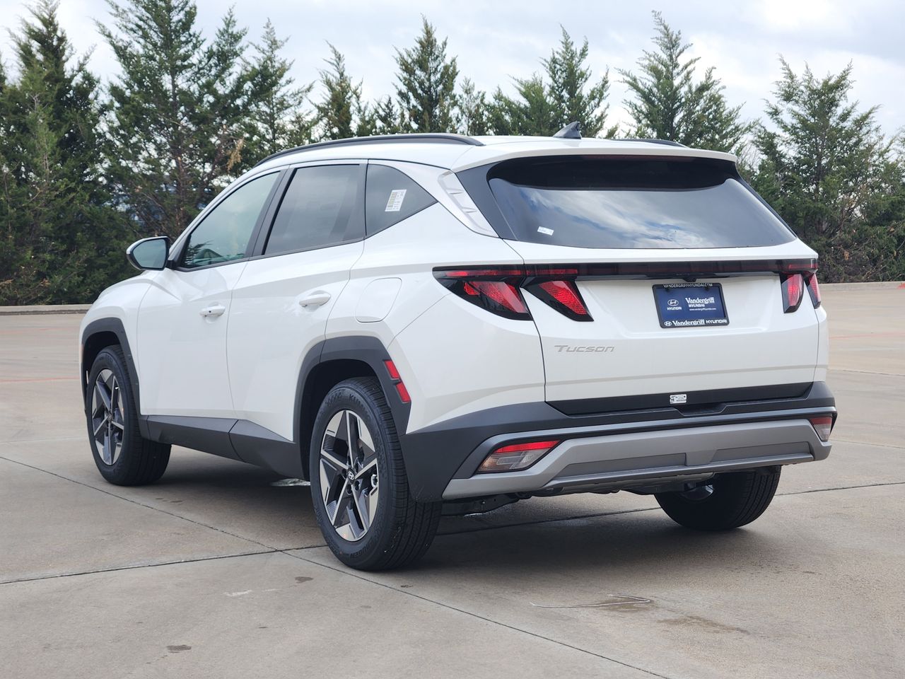 New 2026 W6H White Hyundai SEL FWD image 3